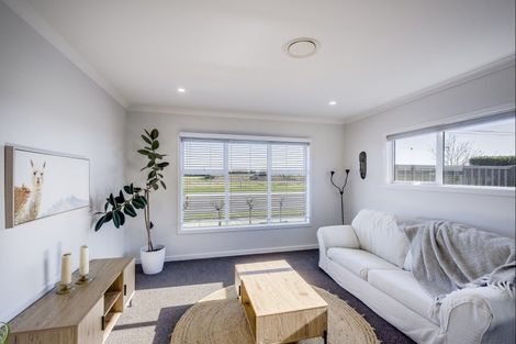 Photo of property in 54 Eriksen Road, Te Awa, Napier, 4110