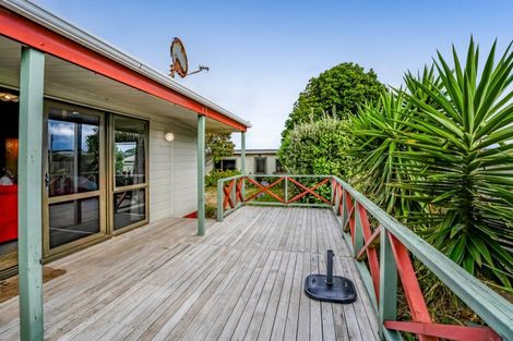 Photo of property in 8 Pohutukawa Drive, Opunake, 4616