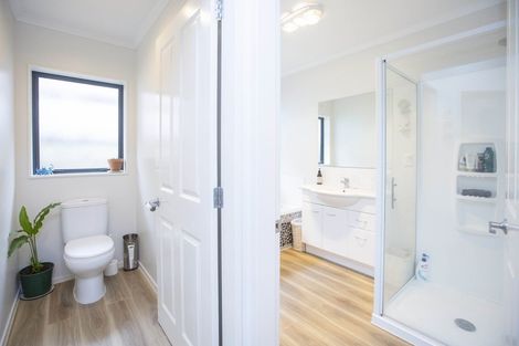 Photo of property in 61 Percy Kinsman Crescent, Riverstone Terraces, Upper Hutt, 5018