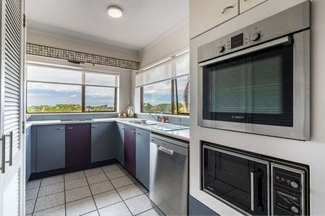 Photo of property in 2/7 Sandford Street, Campbells Bay, Auckland, 0630
