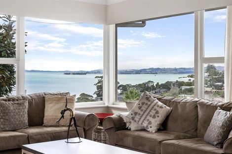 Photo of property in 2/5 Colmar Road, Mellons Bay, Auckland, 2014