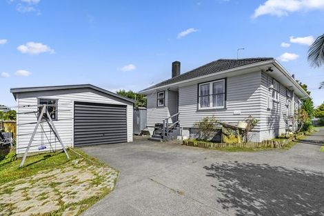 Photo of property in 63 Hepburn Road, Glendene, Auckland, 0602