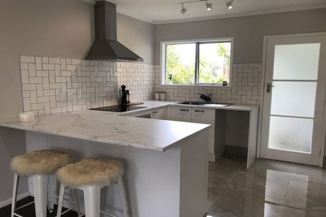 Photo of property in 3/200 Te Atatu Road, Te Atatu South, Auckland, 0610