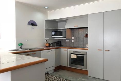 Photo of property in 9 Strabo Place, Windsor Park, Auckland, 0632