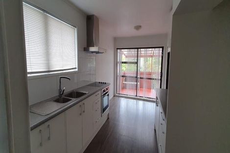 Photo of property in 13 Vina Place, Massey, Auckland, 0614