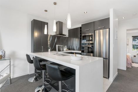 Photo of property in 5k The Esplanade, Eastern Beach, Auckland, 2012