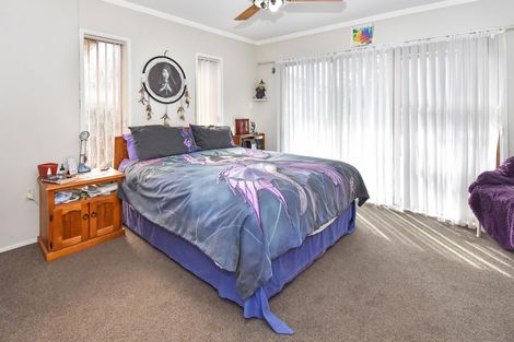 Photo of property in 2/12 Grove Road, Papakura, 2110