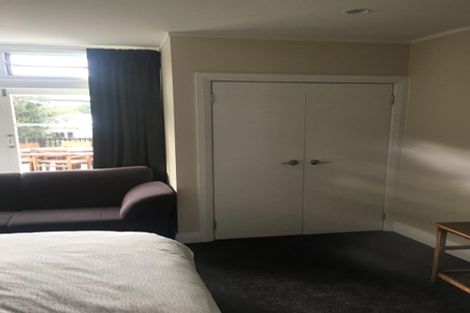 Photo of property in 75 Creswick Terrace, Northland, Wellington, 6012