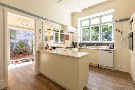 Photo of property in 20 Brewster Street, Bluff Hill, Napier, 4110