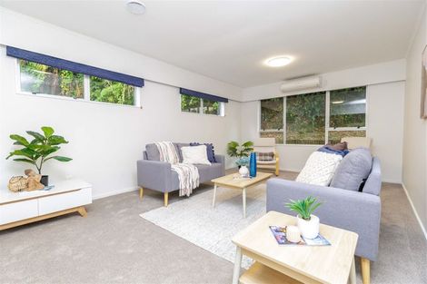 Photo of property in 34 Glanmire Road, Newlands, Wellington, 6037