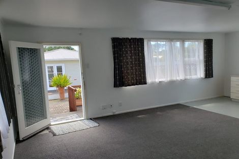 Photo of property in 15 Linwood Avenue, Forrest Hill, Auckland, 0620