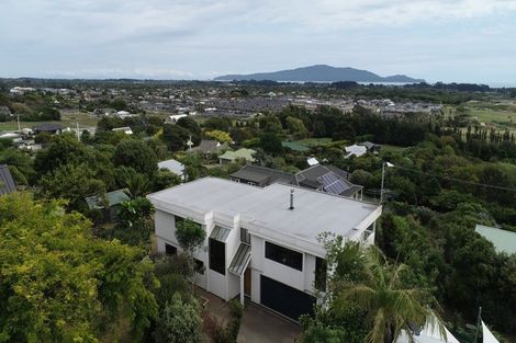 Photo of property in 136 Winara Avenue, Waikanae, 5036