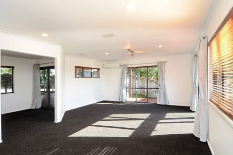 Photo of property in 7 Glenreagh Place, Torbay, Auckland, 0630