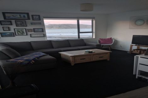 Photo of property in 4/102 Lyall Parade, Lyall Bay, Wellington, 6022