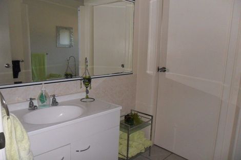 Photo of property in 280 Great South Road, Papakura, 2110