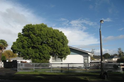 Photo of property in 65 Archmillen Avenue, Pakuranga Heights, Auckland, 2010