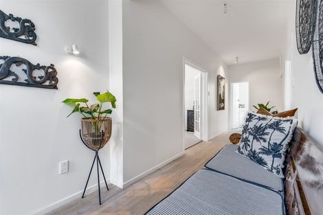 Photo of property in 137 Memorial Avenue, Burnside, Christchurch, 8053