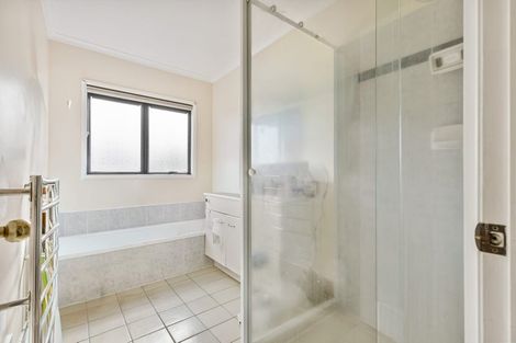 Photo of property in 12 Roy Maloney Drive, Henderson, Auckland, 0612