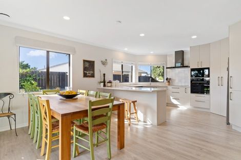 Photo of property in 6 Karia Grove, Papamoa Beach, Papamoa, 3118