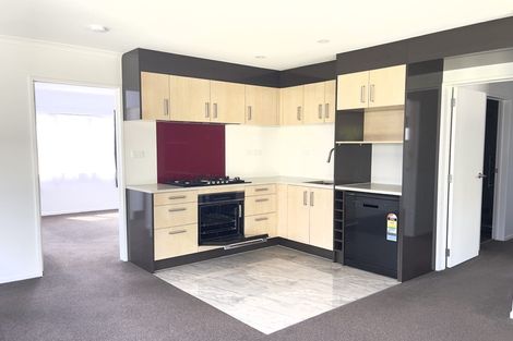 Photo of property in 10 Arataki Way, Glen Eden, Auckland, 0602