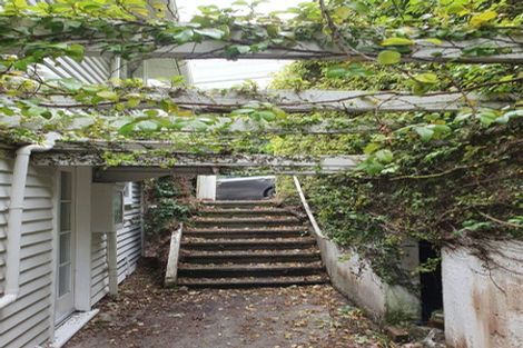 Photo of property in 1 Glasgow Street, Kelburn, Wellington, 6012