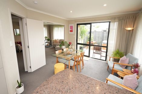 Photo of property in 16 Chestnut Close, Kelvin Grove, Palmerston North, 4414