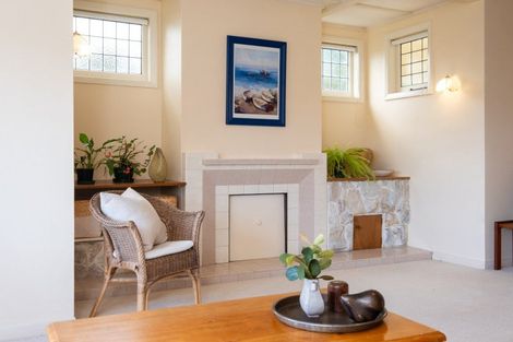 Photo of property in 13 Roslyn Road, Bluff Hill, Napier, 4110