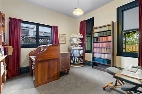 Photo of property in 10 Weston Road, St Albans, Christchurch, 8052