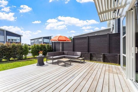 Photo of property in 48 Karepiro Drive, Stanmore Bay, Whangaparaoa, 0932