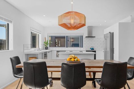 Photo of property in 130a Wairau Road, Oakura, 4314