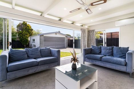 Photo of property in 35 Dunster Street, Burnside, Christchurch, 8053