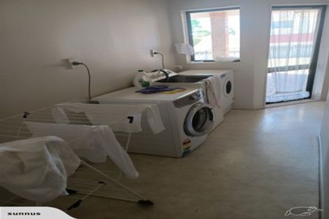 Photo of property in 12 Searidge Rise, West Harbour, Auckland, 0618