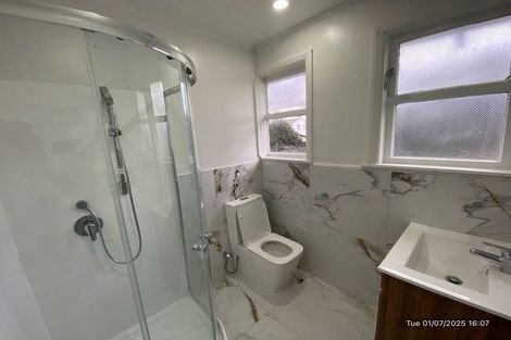 Photo of property in 64 Arimu Road, Papakura, 2110