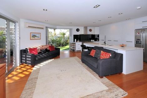 Photo of property in 7 Ellice Road, Totara Vale, Auckland, 0629