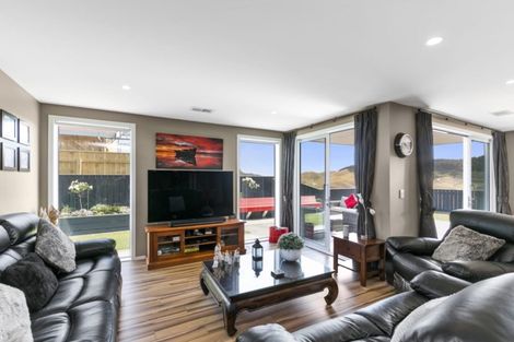 Photo of property in 117 Amesbury Drive, Churton Park, Wellington, 6037