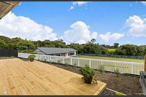 Photo of property in 513d West Coast Road, Glen Eden, Auckland, 0602