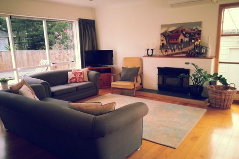 Photo of property in 10 Rimu Road, Mangere Bridge, Auckland, 2022