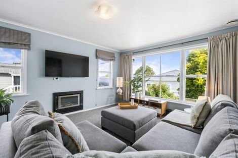 Photo of property in 1/62 Roberts Road, Glenfield, Auckland, 0629