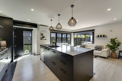 Photo of property in 13 Howden Drive, Jacks Point, 9371