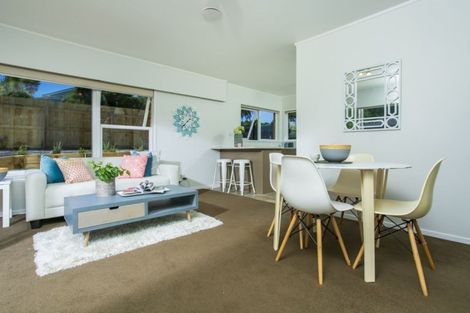 Photo of property in 1/9 Brunton Place, Glenfield, Auckland, 0629