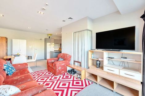 Photo of property in Shoal Haven Apartments, 206a/130 Anzac Street, Takapuna, Auckland, 0622