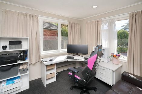 Photo of property in 58 Balrudry Street, Avonhead, Christchurch, 8042