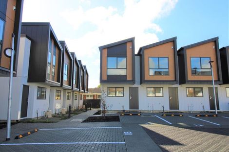 Photo of property in 27 Red Arches Road, Henderson, Auckland, 0610