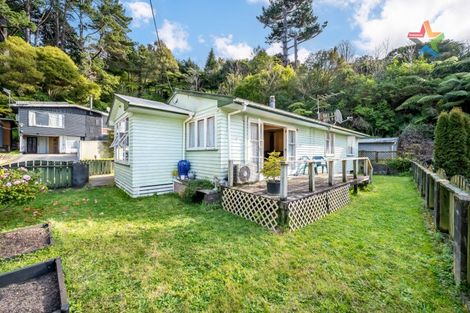 Photo of property in 21 Thomson Grove, Stokes Valley, Lower Hutt, 5019