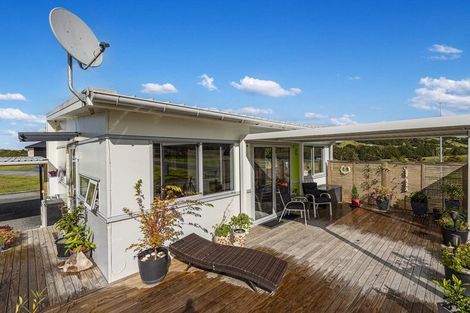 Photo of property in 1 Manaaki Circle, Paparoa, 0571