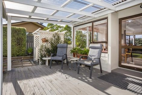 Photo of property in 16 Albatross Close, Whitby, Porirua, 5024