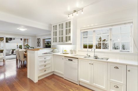 Photo of property in 25a Milford Road, Milford, Auckland, 0620