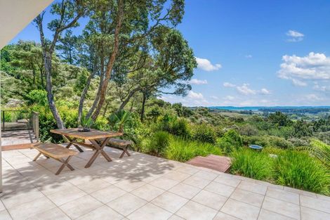 Photo of property in 586 Whitford Road, Whitford, Howick, 2571