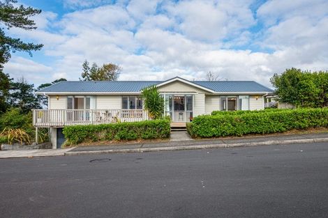 Photo of property in 37 Bradnor Meadows Drive, Swanson, Auckland, 0612