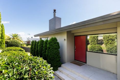 Photo of property in 9 Busby Hill, Havelock North, 4130